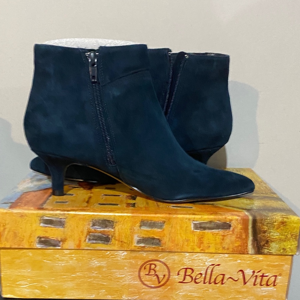 Bella Vita Women's Navy Ankle Booties - Picture 2 of 6